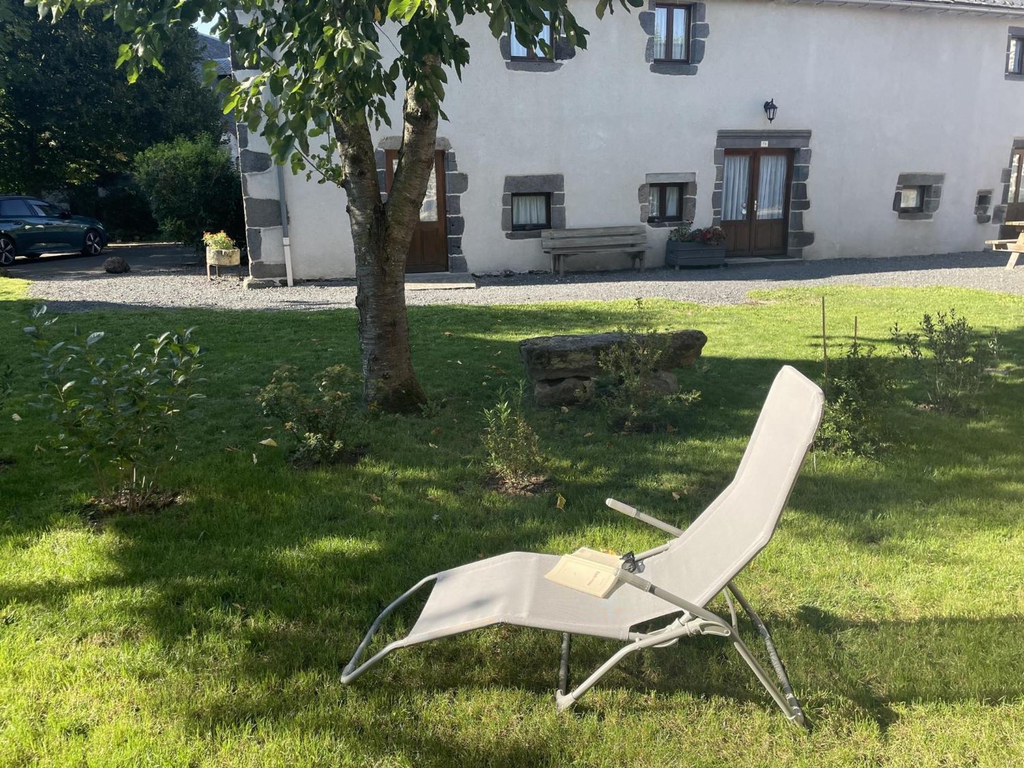 Gite Des Pierres De Barme Olby Exteriör bild