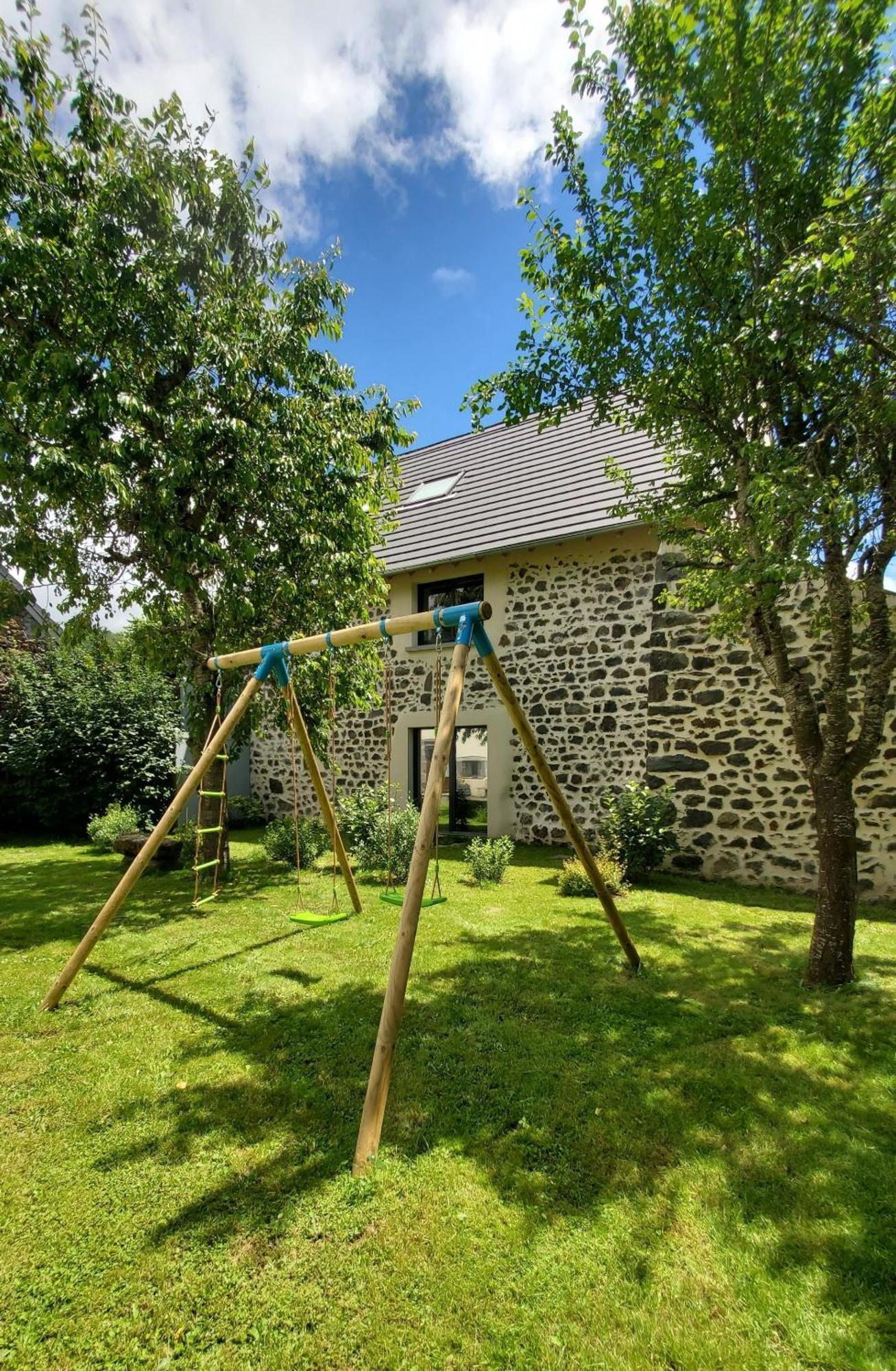 Gite Des Pierres De Barme Olby Exteriör bild